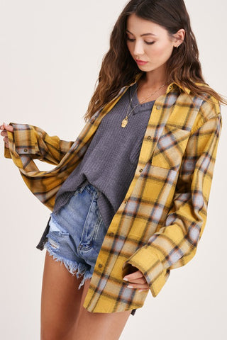 Oversized Plaid Shirt – Your Effortless Style Staple